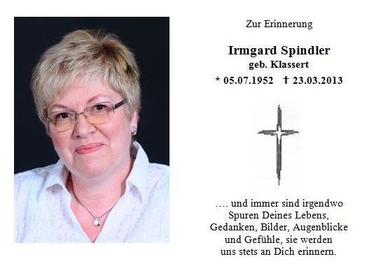Sterbebildchen als Gestaltungsbeispiel, mit Farbporträt, Kreuz und Erinnerungsvers, gestaltet von Schaack Bestattungen Hanau